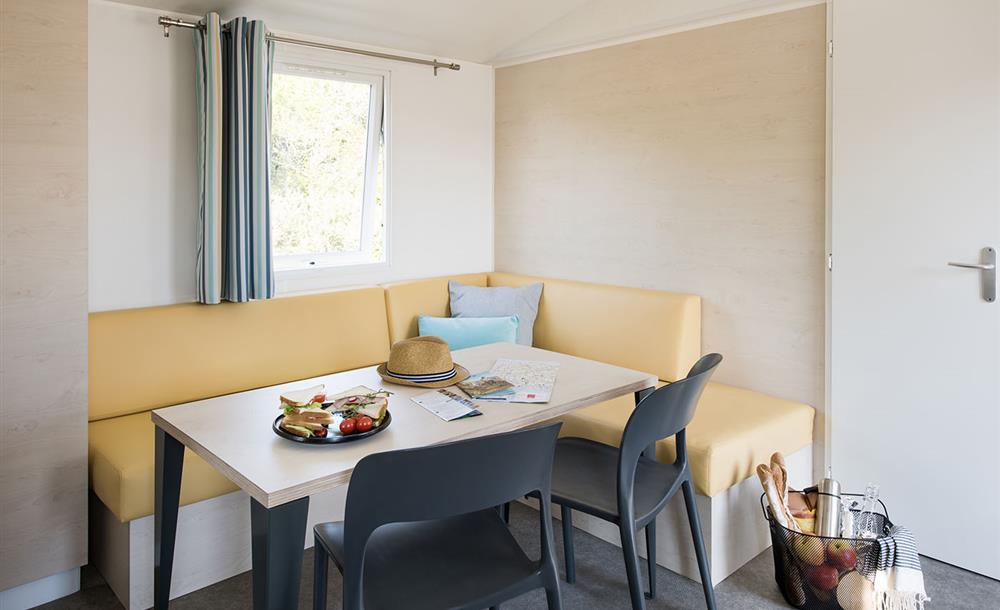 Living-room of Mobile-home (3 rooms) at Camping du Futur